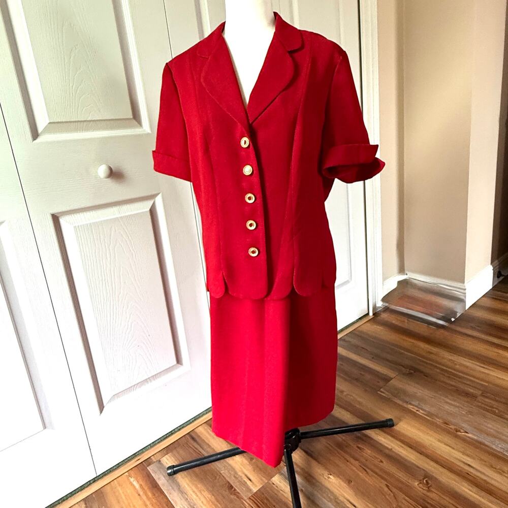 Leslie Fay 2 pc Skirt Suit women’s size 16 red scalloped jacket hem short sleeve
